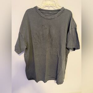 🎉2/$10 American Eagle Outfitters Charcoal Tee